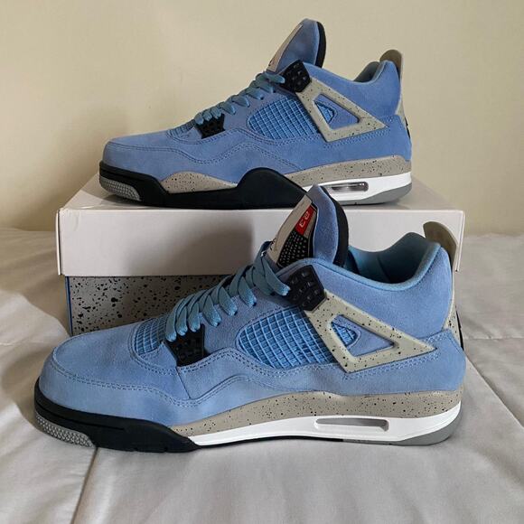 Jordan 4 retro University blue - size 11 M / 12.5 W US / 44 EU - Picture 5 of 5